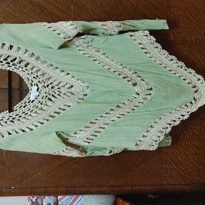 UMGEE size L green top